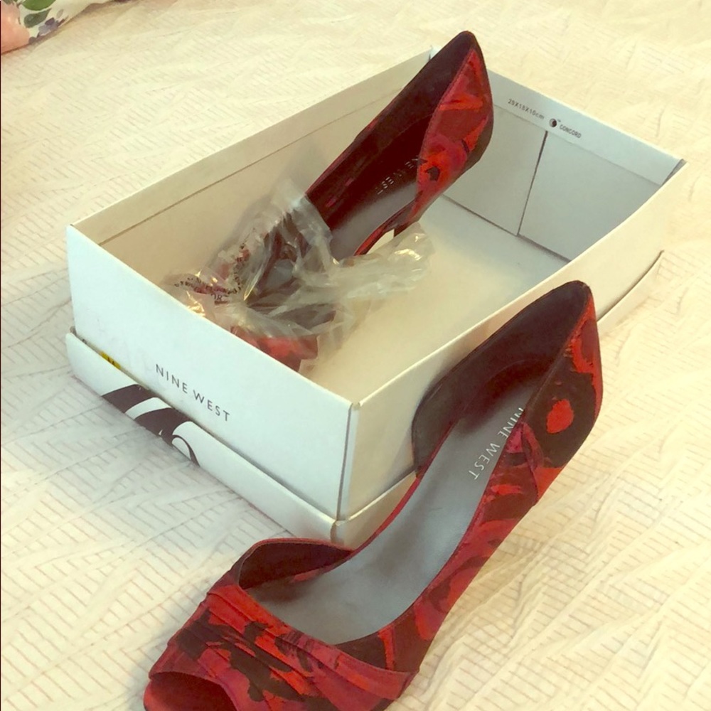 Nine West red rose heels